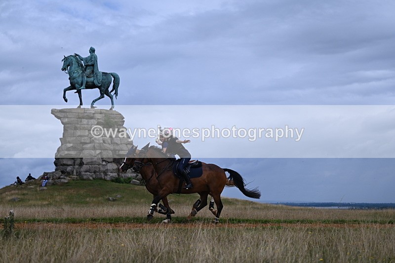 DSC_6116 - Time at Statue 12:17 to 12:44