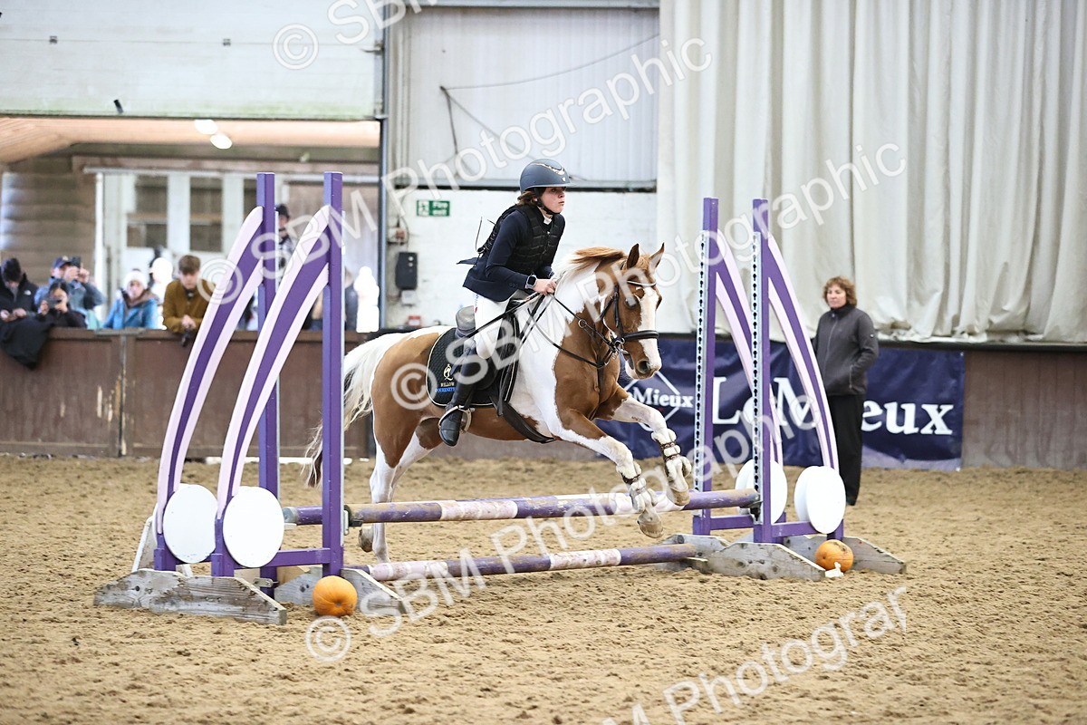 SBM_001570 - Class 3 - Horse & Hound 60cm