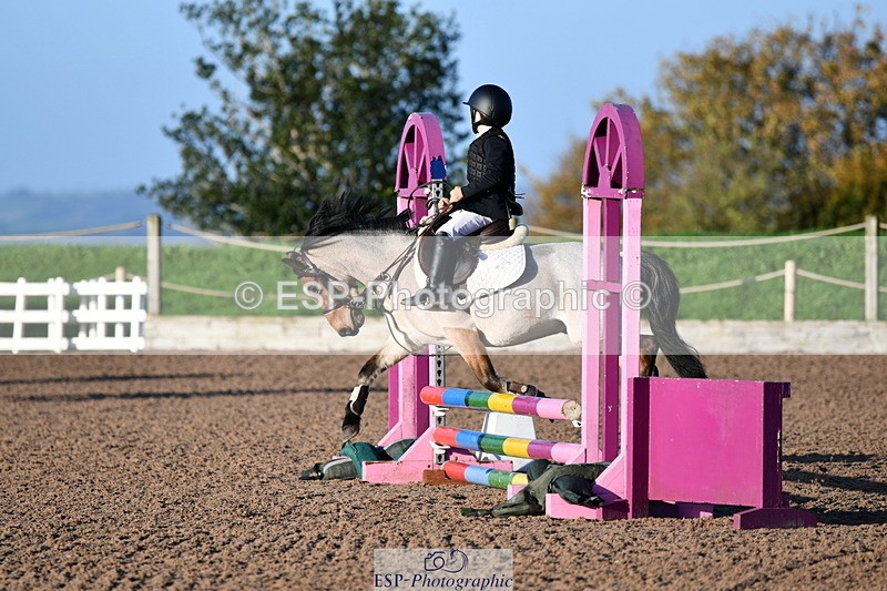 241026A-091250-00392 - SAT Cls 19 Clear Round 50cm
