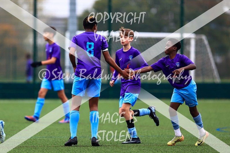 1DX30358 - 2025-10-12 FC Abbey Meads U14 Orange V Kingsdown Lions U14