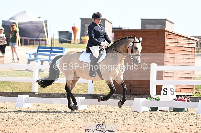 250816-111204-03546 - 082-Sarah.DavisWinston.Classic.Gold