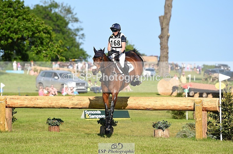 230527-180228-13708 - 168-PARKFIELD_ARTIE_BLOU-Laura_Collett-XC