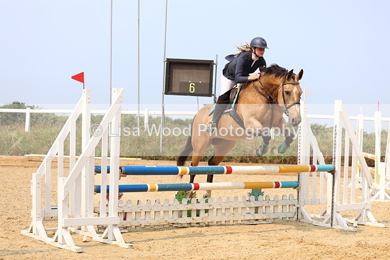 3E7A1488 - Class 4: Senior British Novice/90cm open