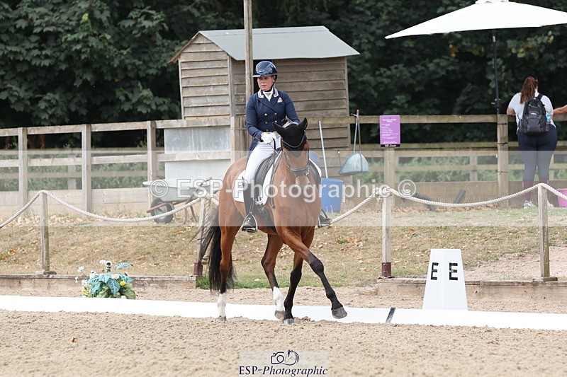 250809A-113830-02811 - 071-Abbie.NewburySeagry.Viceroy