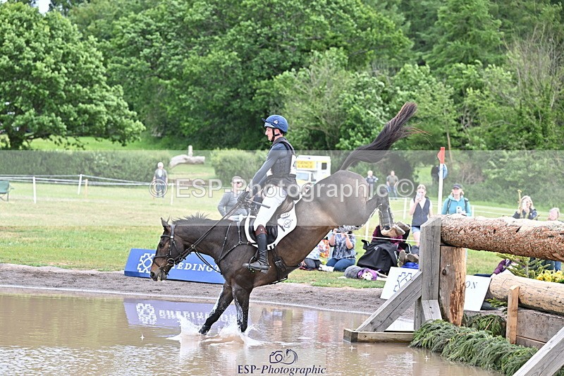 250525A-143754-16533 - D-404-Tom.Jackson-PLOT.TWIST.B