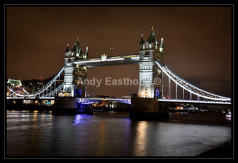 London 2018 LR-4a - London Town by Night  (and a bit of day!)