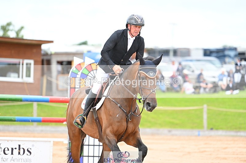 230721A-152255-07196 - Cls 10, 2 Star Big 1.45m Start to break