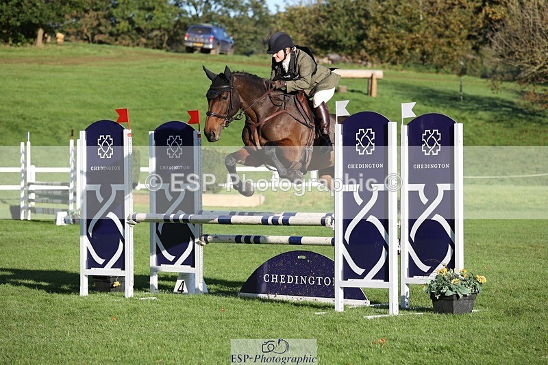 231022-095415-24189 - 628-WONDERLAND.T.H-Alice.Dalton-TrotUp+SJ