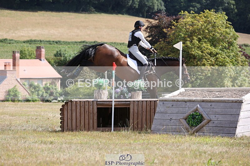 250802A-104151-00958 - B-057-Emma.Ergatoudis-MINERVA.VAN.DE.KOOLDRIES