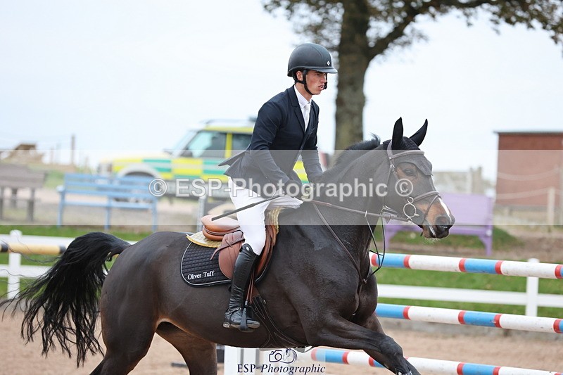 241101A-160200-03208 - FRI Cls 8 National 1.30m