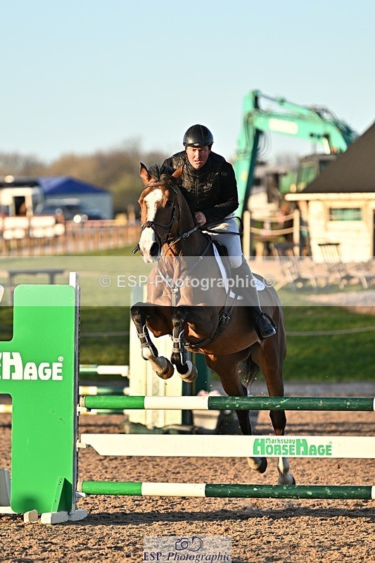 250401-185711-00845 - 90cm Classes