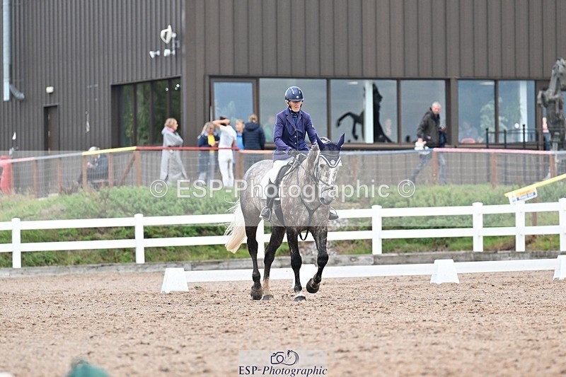 250907-133644-08542 - 008-Caroline.LynchHio.Easter.Rose