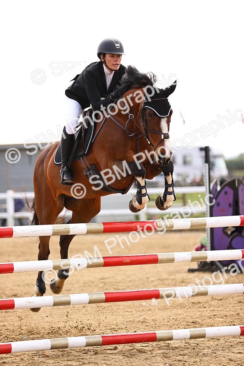 SBM_002337 - Class 11 - Senior newcomers - 1.10m