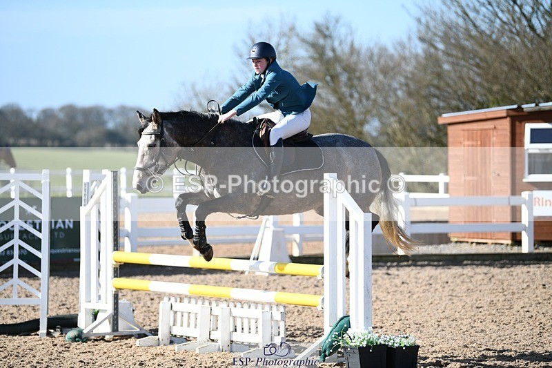 250330-101047-06020 - Cls 32 British Novice and 90cm
