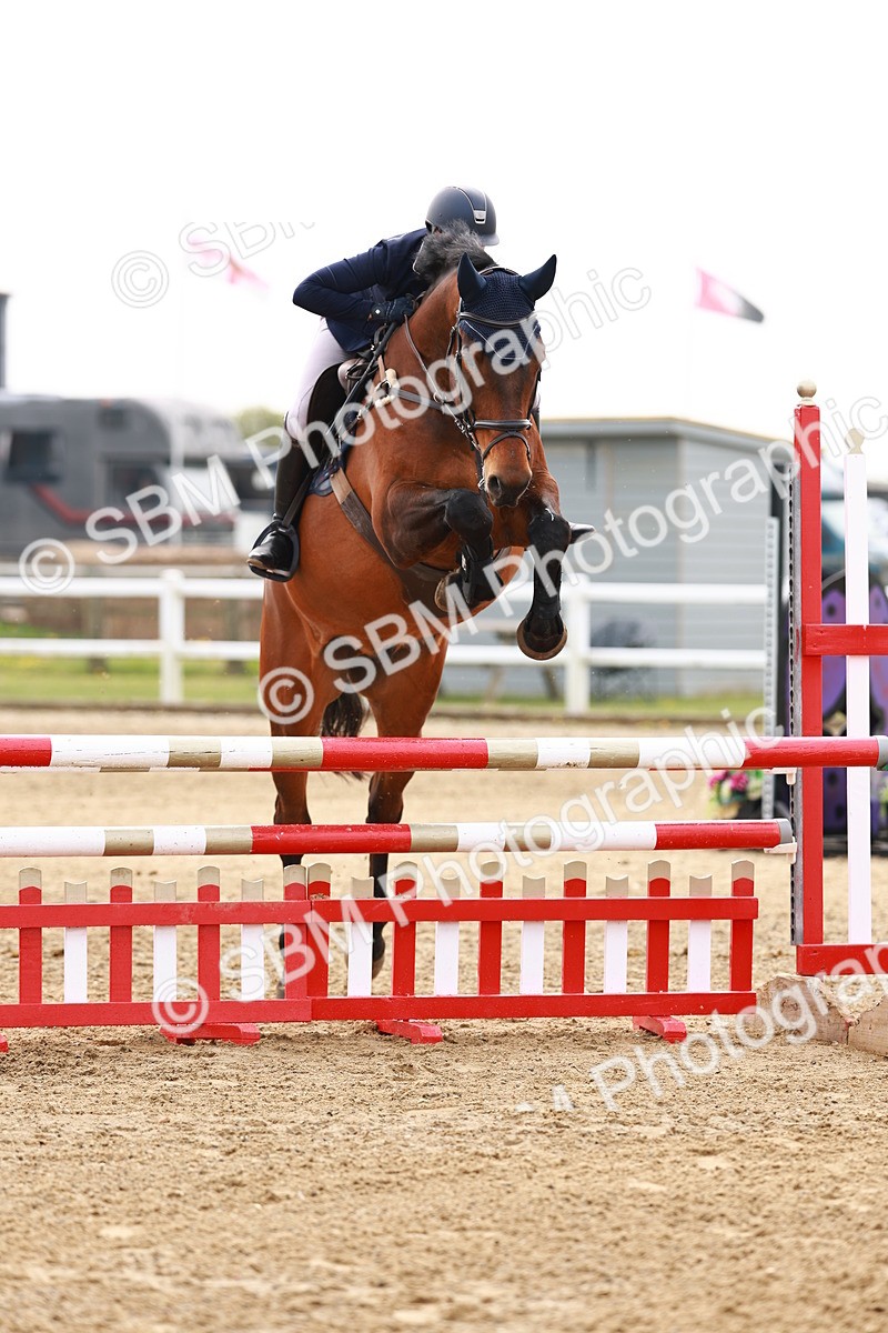  - Class 17 - Senior 1.05m