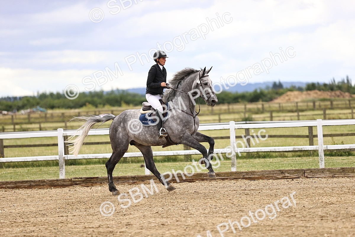 SBM_003393 - Class 22 - Senior Foxhunter 1.20m