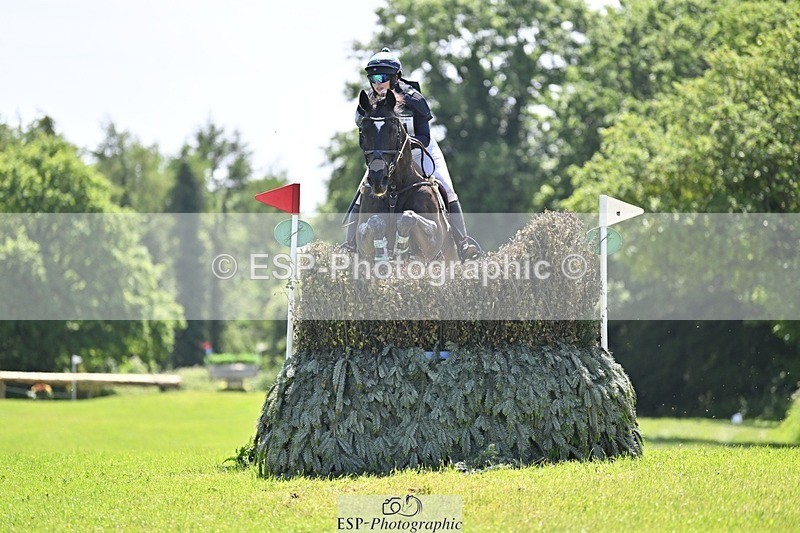 240525-124701-13544 - 101-MORELANDS_CASANOVA-Daisy_Bathe