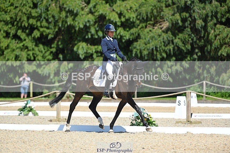 230526-144800-07005 - 485-OPPOSITION_HERALDIK_GIRL-Kirsty_Chabert-DR