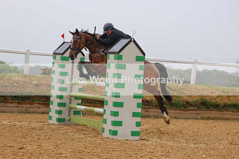 3E7A7171 - Class 7: Senior Newcomers/1.10m open
