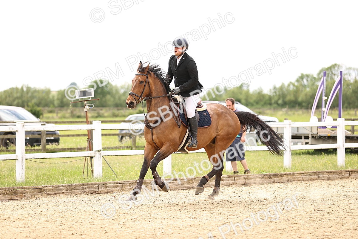 SBM_007815 - Class 19 - Senior Newcomers - 1.10m