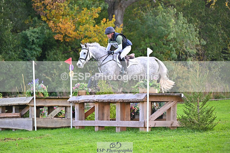 241025-130543-08376 - 107-Simon.Grieve-BEST.ESCAPADE