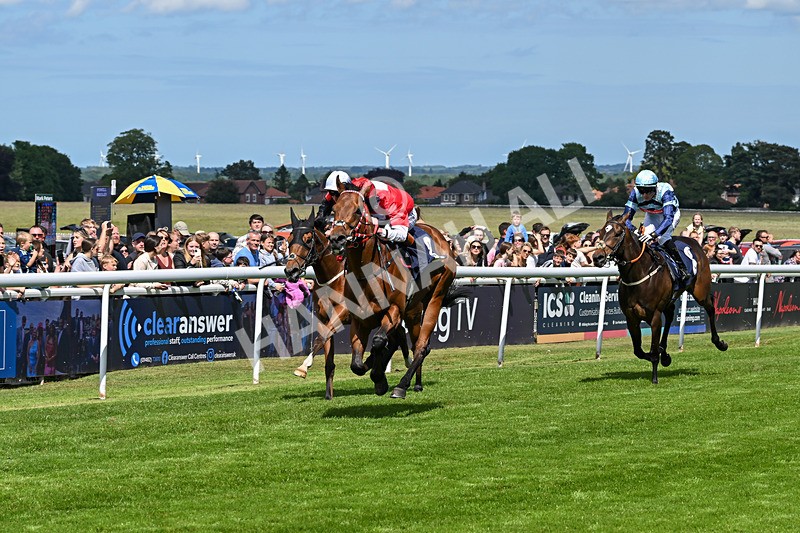 280525-Race 3-Rogue Invader-4830 - Race 3