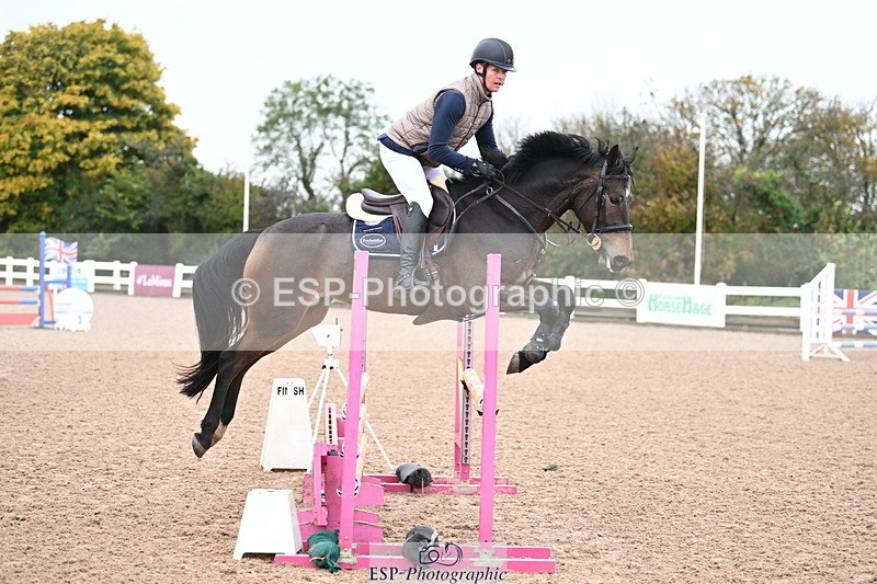 241023A-105735-00432 - Cls 1 British Novice and 90cm Open