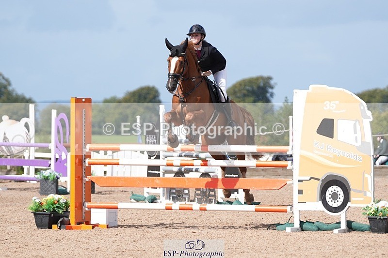 250913-120101-06800 - Cls 15 Snr Foxhunter