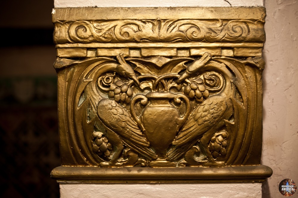 The Lansdowne Theatre | Molding Detail - The Lansdowne Theater