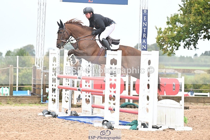 251003-130557-01025 - Cls 3 Foxhunter and 1.20m