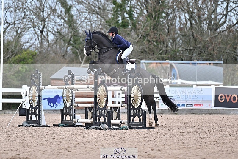 251126-135544-00652 - Cls 5 Foxhunter and 1.20m