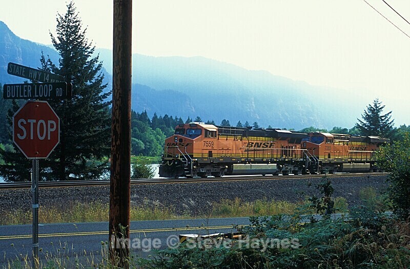 26th August 2015 - Columbia River Gorge (BNSF), WA