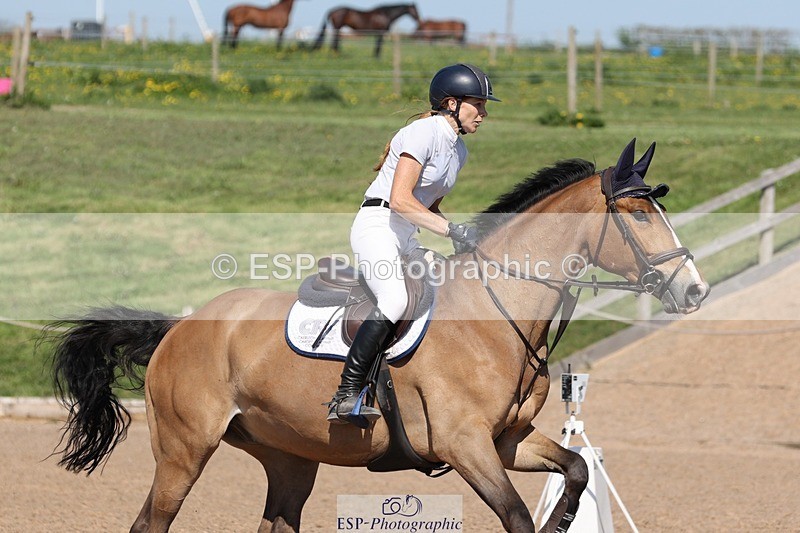 250430-151417-01326 - Cls 6 Foxhunter and 1.20m Open