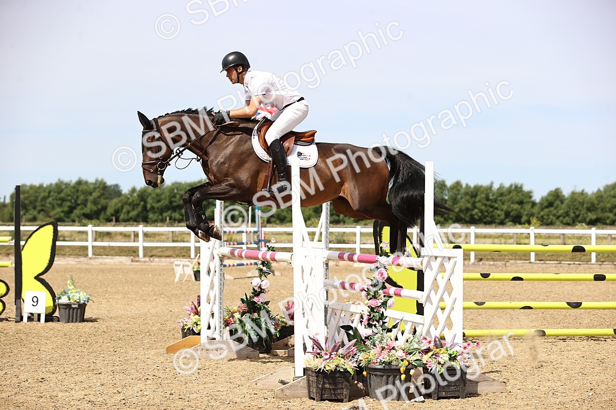 SBM_000428 - Class 15 - Redpost Equestian Senior Foxhunter - 1.20m