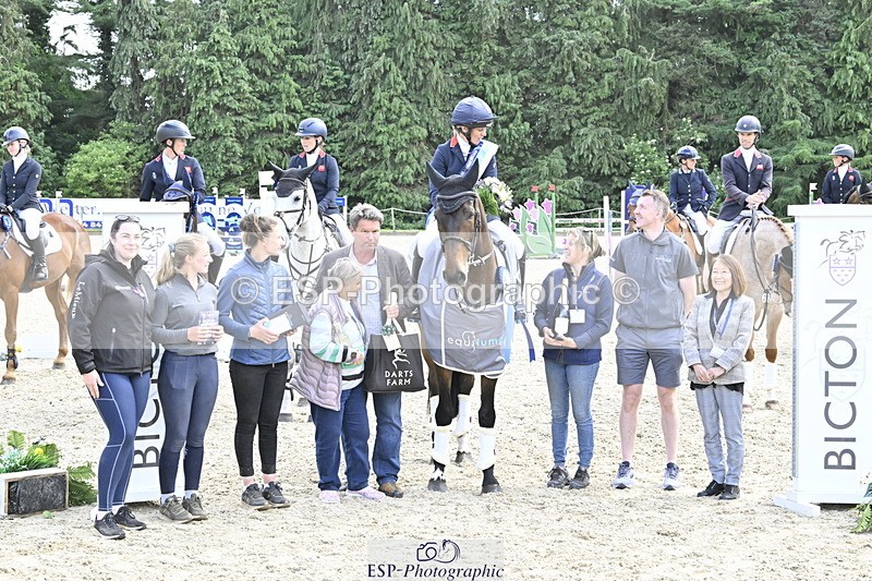 250525A-161345-18562 - Presentations Section C CCI 2 Star Long
