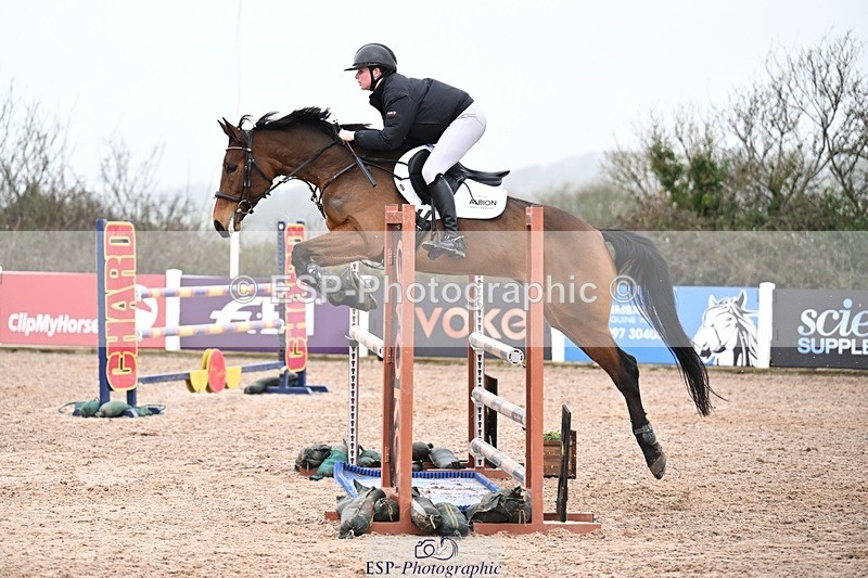 260130-121635-00375 - Cls 5 Newcomers and 1.10m Open