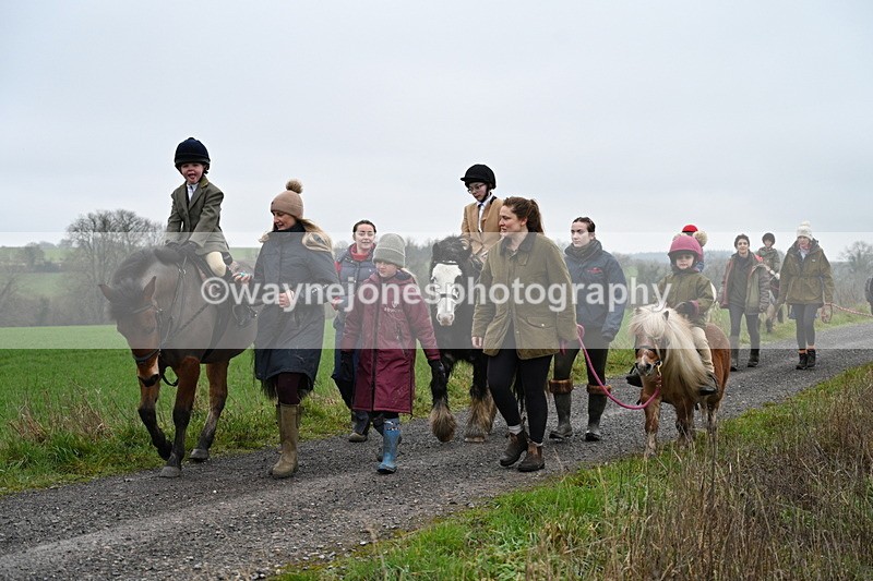 WJ7_9834 - Walk out..