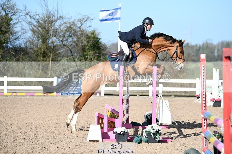 250330-103807-06201 - Cls 32 British Novice and 90cm