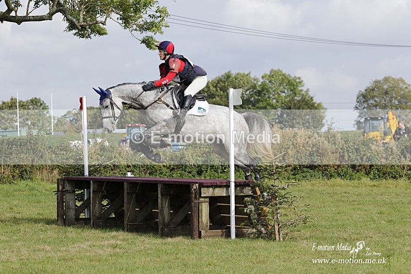  WWHT 171021 2968 - Intermediate (0.90m)  17/10/21