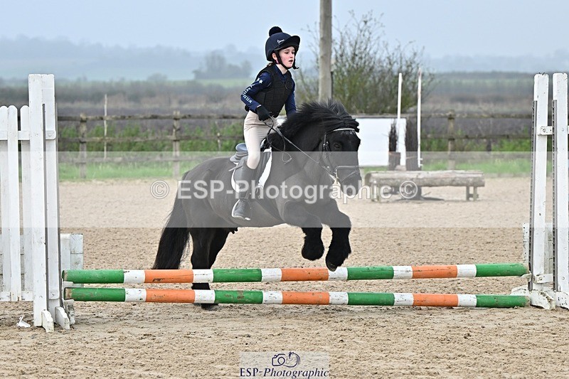 241110-101650-00239 - 40cm Showjumping