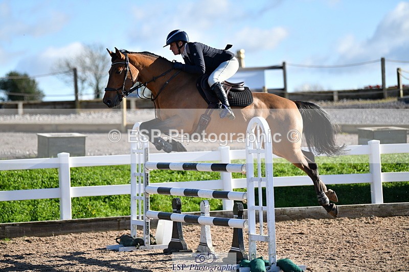 231110A-133336-00604 - Cls 5 Newcomers & 1.10m Open