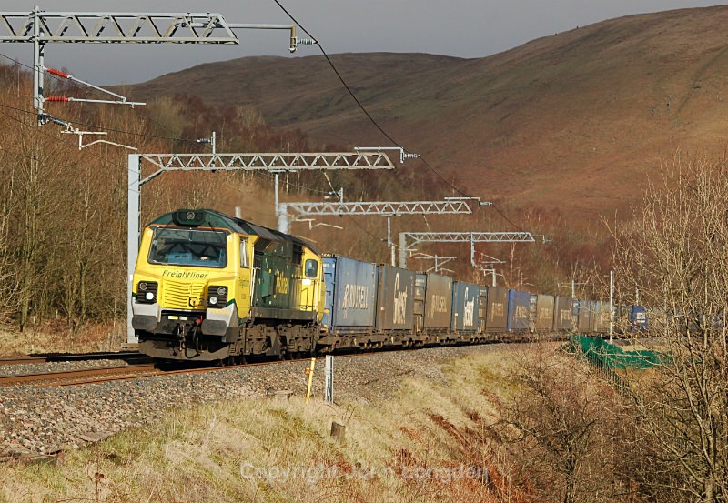 JL - 18.3.16 70006 4Z27 Coatbridge - Daventry, Low Borrowbridge - West Coast Main Line (north to south)