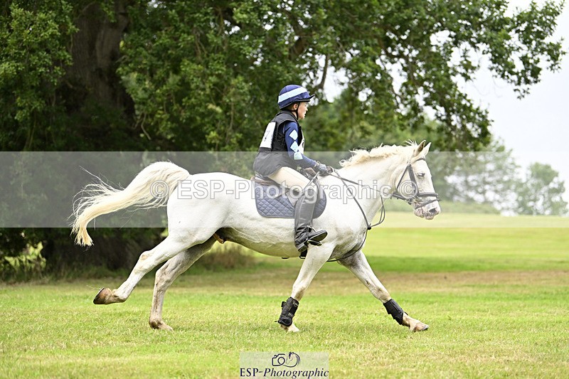 240825X-163742-37575 - 80cm XC 16.30 to 17.30