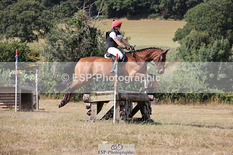 250802A-162934-07564 - F-255-Helen.Buckland-ZIA'S.ZAVITAS