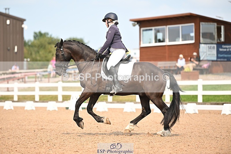 250816-150513-06086 - 027-Samantha.PringTongwynlais.Moon.Dancer