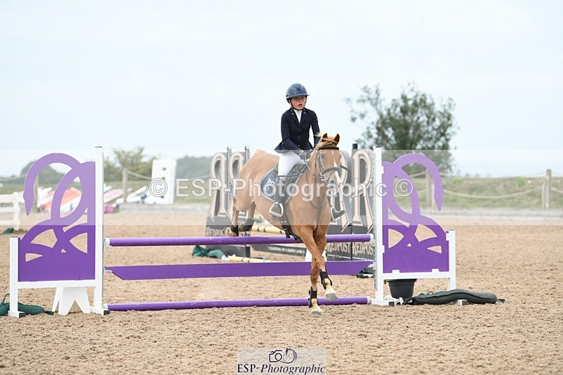 250807-103532-00191 - 80cm Round 1