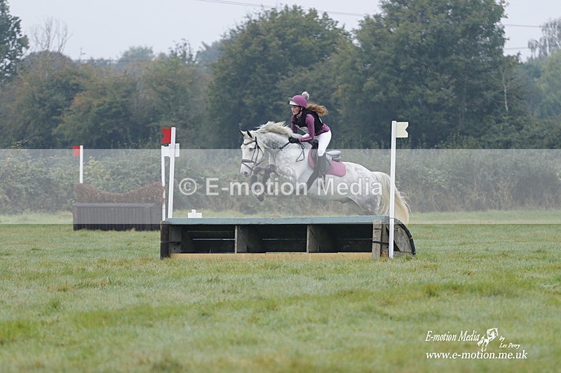 WWHT 171021 0313 - Novice Restricted (0.80m)  17/10/21
