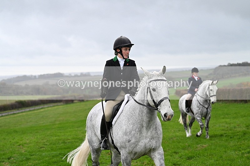 WJ7_8893 - Meet Staff & Hounds