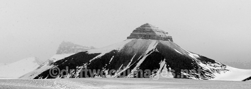 Pyramidal Peaks Ny Alesund - Svalbard (Spitsbergen)