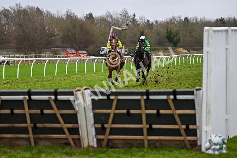 110124-Race 4-Hasthing-2573 - Race 4